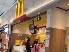 -麦当劳(深圳北站B2检票口楼上)