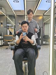 -藤野造型烫发染发