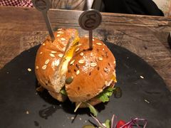 -HIGH FIVE哈福手工汉堡(桂林路店)