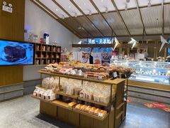 面包甜点陈列柜-西村叔叔的店·面包·甜品·蛋糕(崂山丽达店)
