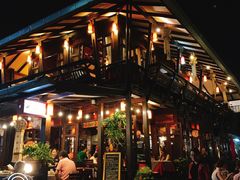 -Dash Teak House