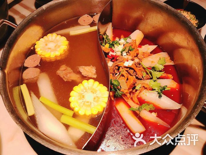 左庭右院鲜牛肉火锅(北京朝阳大悦城店)特色牛腩鸳鸯锅图片 - 第1张