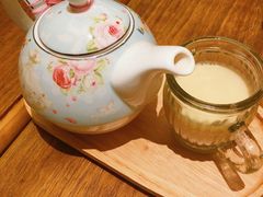 桃桃乌龙鲜奶茶-秘密旅行Bonjour(黑金冠 江南西店)