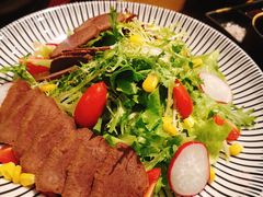 牛舌色拉-黑牛の店·和牛烧肉(合生汇店)