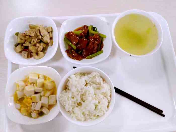 泛微食堂-"来泛微培训第一天吃一波食堂,人是真的多,.