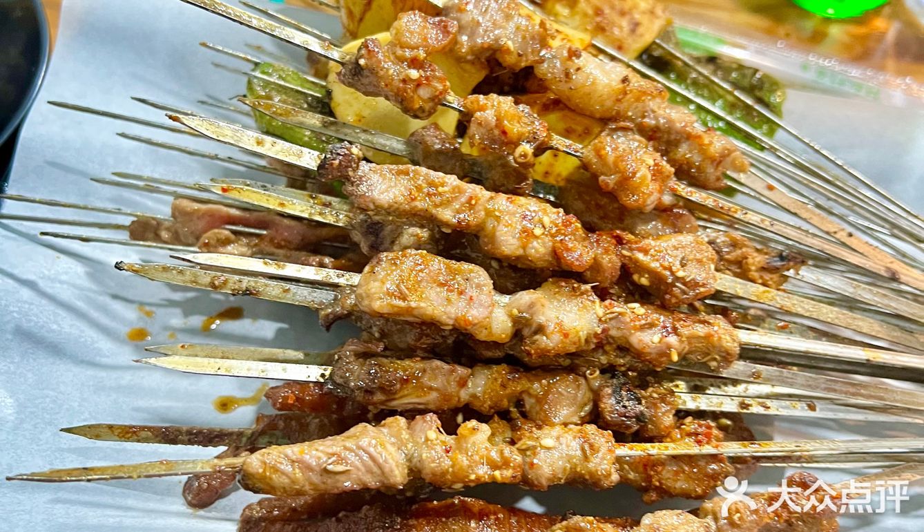 朋友带我觅食的超好吃的东北烧烤！