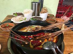 -灌县老妈砂锅串串香(万科红生活广场店)