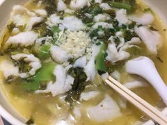酸菜鱼-知鱼之味(虹桥天地店)