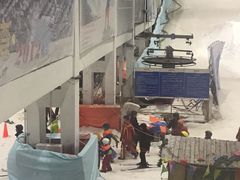 -乔波室内滑雪场