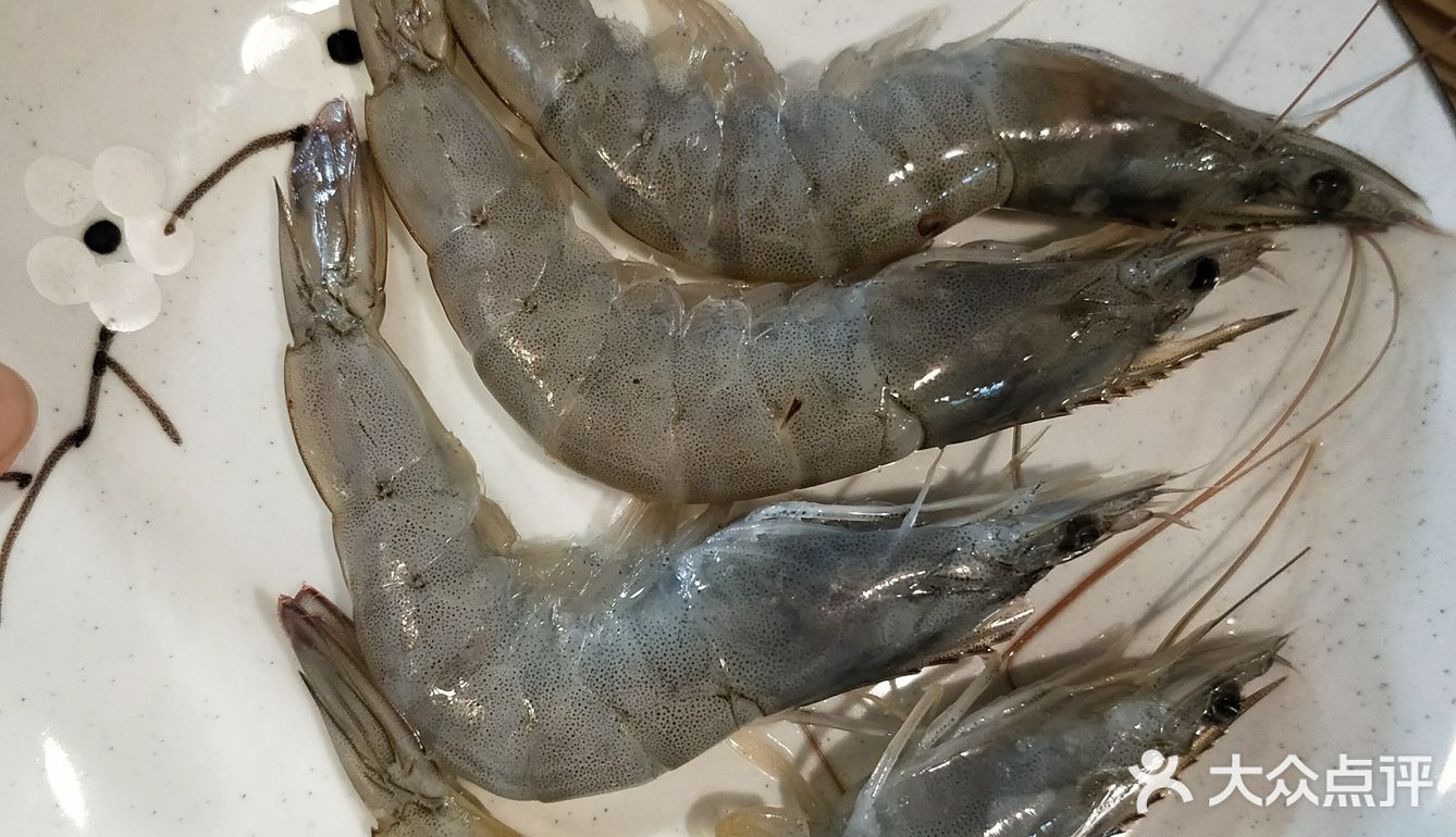 鲜鸭血和腊肠很好吃，那个胶原牛肉很有特点