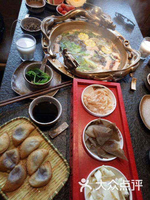 山城老岜渝火锅营养菌汤锅图片 - 第13张