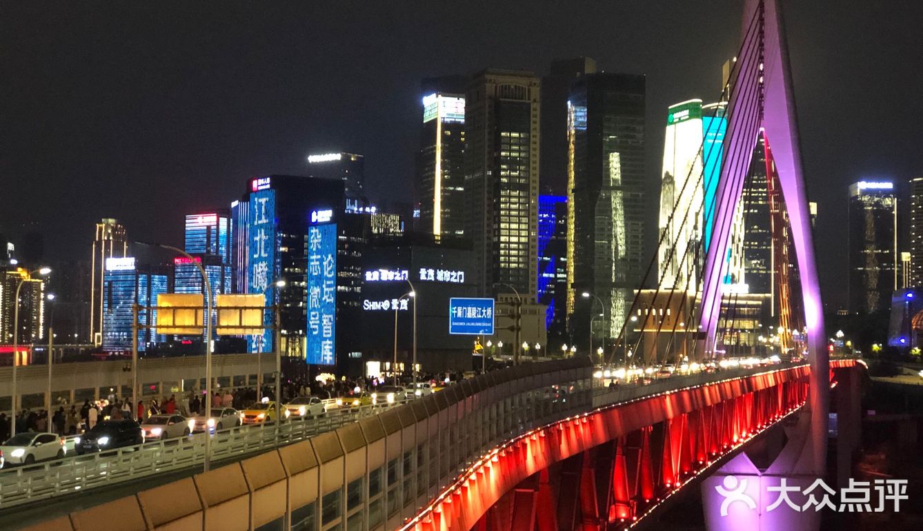 运动装的大卖场—迪卡龙