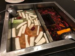 -百年川椒重庆老火锅(光谷店)