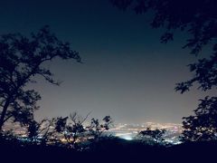 -鬼笑石后山停车场