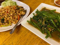 -J Daeng Seafood