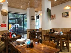 大堂-老前童小吃(北明程路店)