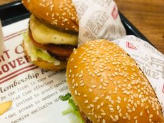 -The Habit Burger Grill 哈比特汉堡(世博店)