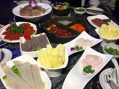 小嫩牛专利T型锅（一锅三吃）-热火朝天鲜切牛肉火锅(南强街巷店)