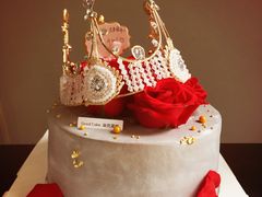 红玫瑰气质款皇冠生日蛋糕-艾加柒克蛋糕茶歇甜品台(春熙路店)