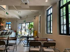 -Fridi Patisserie Cafe