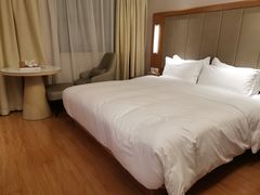 -全季酒店(重庆李子坝牛角沱地铁站店)
