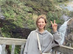 -燕子河大峡谷天坑仙境