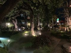 -Chom Cafe and Restaurant