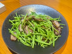 藜蒿炒腊肉-莲餐厅·湖北菜·潜江小龙虾店(愚园路店)