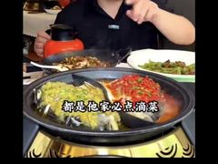 -阿瓦山寨·湘菜现炒·剁椒鱼头王(咸阳总店)