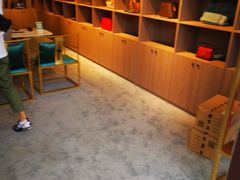 -万物奢潮中古奢侈品(青岛店)