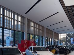 -上海宝信宝马4S店