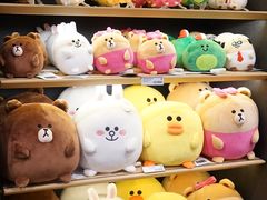 -LINE FRIENDS Garosu-gil Flagship Store
