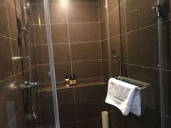 -西安大雁塔科技大学地铁站亚朵酒店