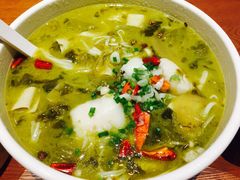 -渝是乎酸菜鱼(龙旗购物中心店)
