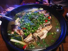 清江鱼-令狐冲·炭烤活鱼(宝龙店)