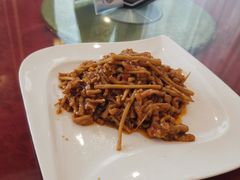 鱼香肉丝-国际饭店·帆声西饼屋(黄河路店)