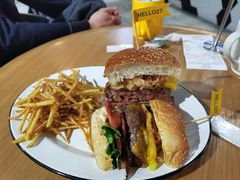 27&nbsp;牛肉汉堡-HELLO 27 意面·沙拉·帕尼尼