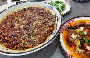 Braised Rabbit with Pig Intestines in Wine Pot