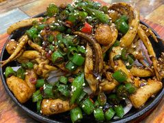 铁板鱿鱼须-八张桌子(老店)