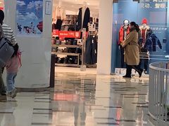-优衣库(青岛伟东乐客城店)