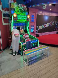 -LuckyStar幸运星家庭娱乐中心(东莞国贸店)