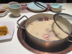 -洪氏嗨捞·猪肚鸡火锅(阳光天地店)