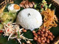 -月亮眼花园餐厅书吧酒吧