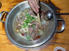 -大众跷脚牛肉馆·非遗传承单位(峨眉山店)