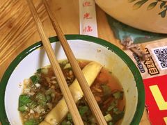 -拈签一笑黄牛肉辣卤串串