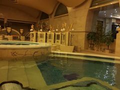 -碧中海汤泉汗蒸酒店