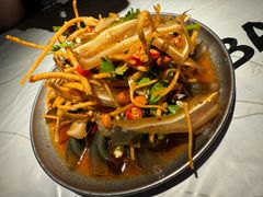 馓子拌皮蛋-巴厘龙虾·榜首油焖大虾(音乐学院·沿江酒馆店)