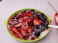 三莓炼乳刨冰-王中王刨冰