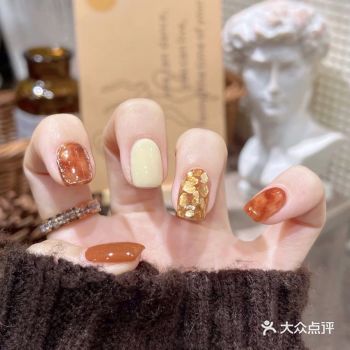 初秋美甲琥珀枫叶粽 复古显白晕染美甲