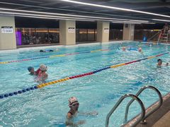 -小海豚国际游泳培训中心(浦东塘桥店)